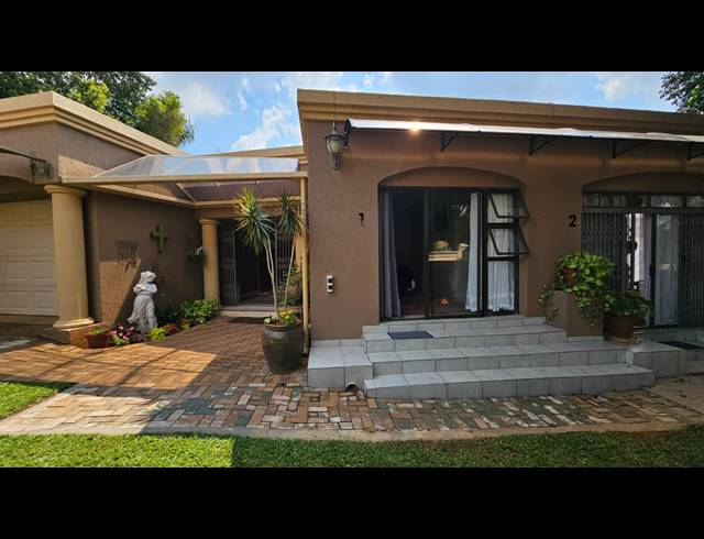 5 BEDROOM FREESTANDING FOR SALE IN BOSCHDAL